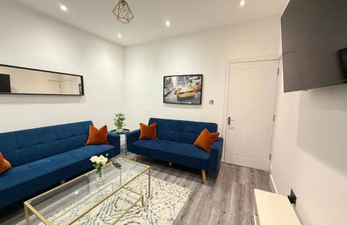 Spacious 4 Bed 4 Bath Stay with Free Parking - Foto 3