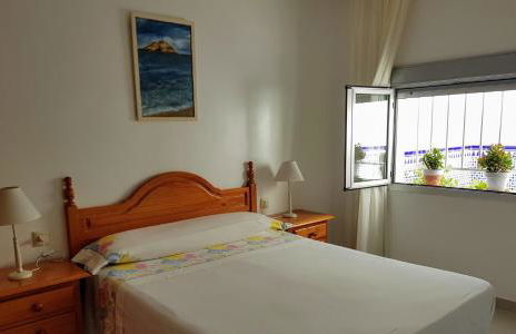 Apartamentos Bajel - Photo 21