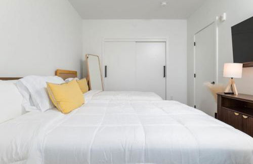 Back-Bay 2BR Condo w Roof top Gym Parking - Foto 46