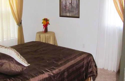 Stunning Weekend Getaway near Hickory Run State Park in Pennsylvania - Photo 7