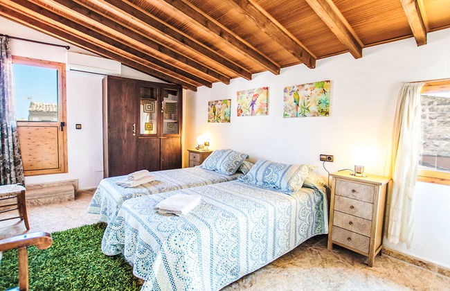 5 bedroom House in Maria de la Salut with private pool and garden - Photo 22