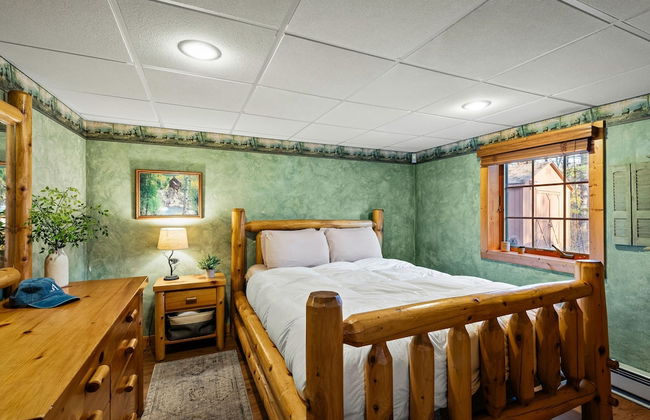 Deer Haven Cabin by Avantstay Waterfront Dock Firepit - Photo 27