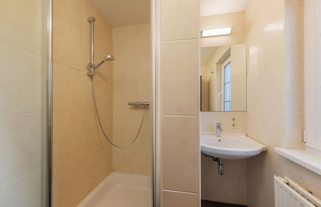 Restyled Villa with 4 Bathrooms & Sauna near River Moselle - Foto 12