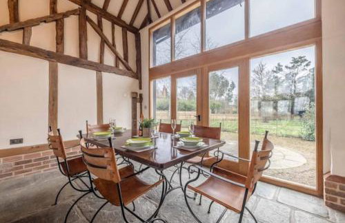 Dorney,Windsor Family Getaway with Hot Tub - Photo 10