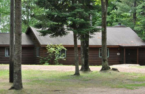 Four-Season Family Rental Hidden by Squaw Lake in the Northwoods of Wisconsin - Foto 1