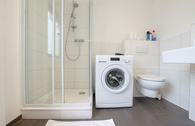 Spacious House - Photo 69