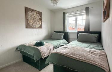 Spacious Modern 3 Bed Home Near Batley Train Station with Free Parking - Foto 8