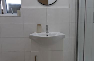 Newly Furnished Guest House Near City Centre - Foto 23