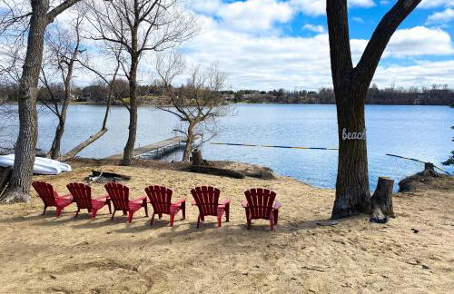 Dock, Hot Tub and Game Room Luxe Lake Latoka Home - Foto 40