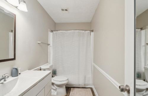 Spacious 1 Bed 15 Bath Towmhome I Ellenwood - Foto 16