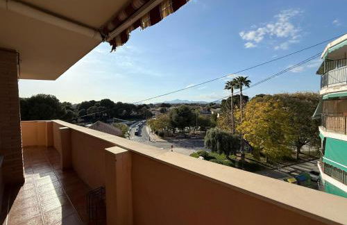 Encantador Ático a 2,6 km de la Playa - Foto 46