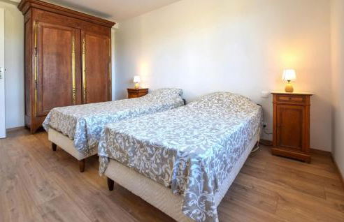 Awesome Home In Bacilly With Wifi - Foto 18