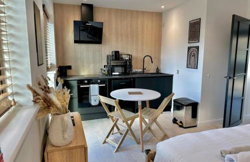 Eco-Friendly Highland Suite with Mountain Views - Photo 1