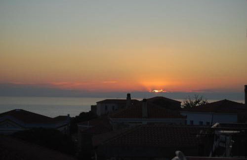 The Schoolmistress With The Golden Eyes, studios & rooms - Photo 10