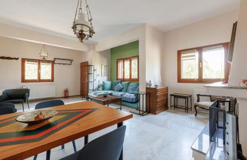 Large Home near Potamos Beach - Photo 3