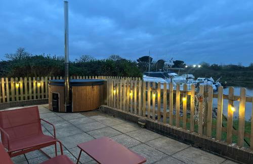 Hot Tub With A View - Christchurch Harbour - Photo 10