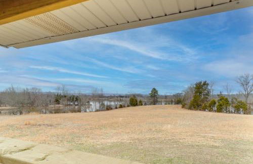 Deer Lake Lodge on 700 Wooded Acres in Dayton! - Foto 19