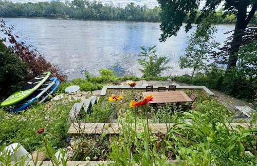 Charming & Whimsical Historic River Home - Photo 3