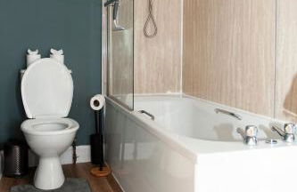 Fresh and spacious 3 bedroom home - Photo 2