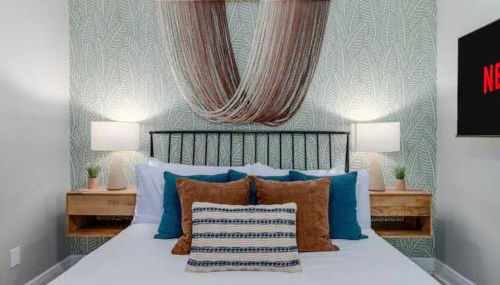 New listing~10 min to beach~Back yard fun~Pool - Foto 2