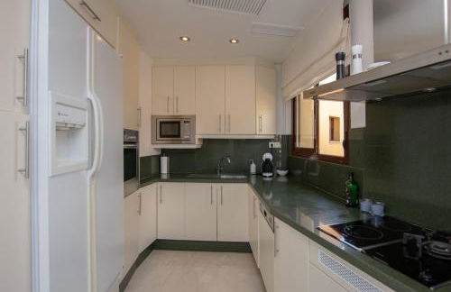 Bellavista Marbella - Stunning Beachside Luxury Penthouse Apartment - Photo 15