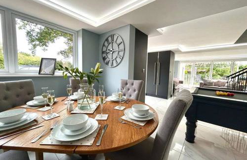 Moonsticks, Modern & Well Presented 5 Bed House - Foto 1