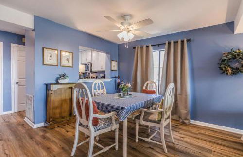 New Listing - Marsh Views Short Walk to Beach and Pools - Double Decks - Foto 5