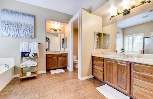 Pool, BBQ and Bar Family Home in Queen Creek - Photo 12