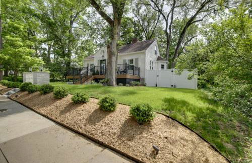 Renovated Bloomington Home - Steps to Campus! - Photo 15