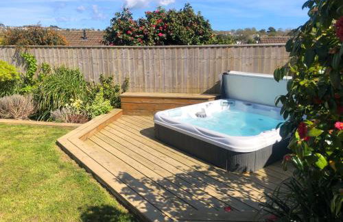 The Cuckoo's Retreat - Luxurious home with private garden & jacuzzi - Photo 24