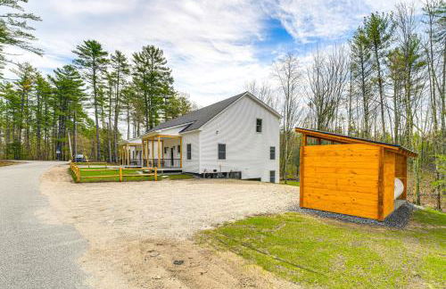 Walk to Beach and Sebago Lake Luxe Family Getaway! - Foto 34