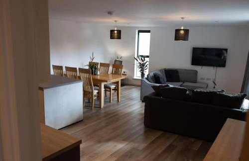 Cozy City Stay 2BR with Sofa Bed - Photo 20