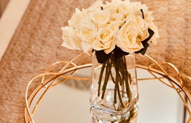 Deluxe City Centre Apt Balcony & View & Free Parking - Photo 9