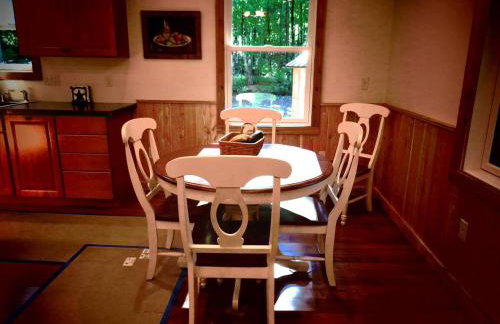 Cozy Three-Bedroom Cabin Near The Salmon River in Altmar, New York - Foto 5