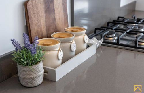 Outstanding 5 Bedroom Townhouse, Canal Views By Valore Property Services - Foto 49