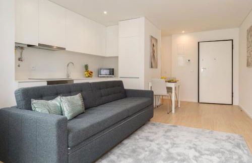 HostWise Cozy Studio with Balcony and Garage - Photo 7