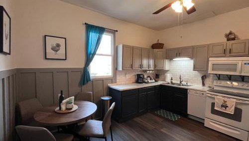 Relaxing Townhouse Downtown Dubuque - Photo 4