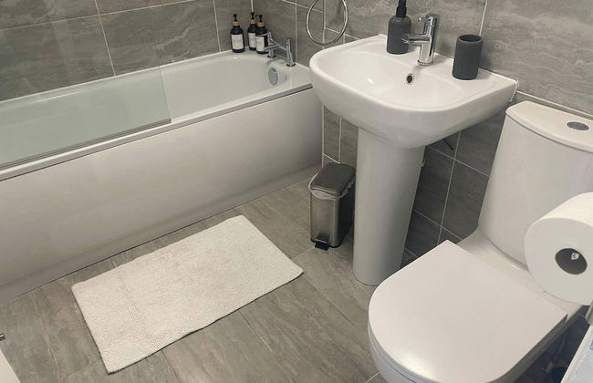 Bright & Stylish 1-bed Apt W/free Parking & Wi-fi - Foto 15