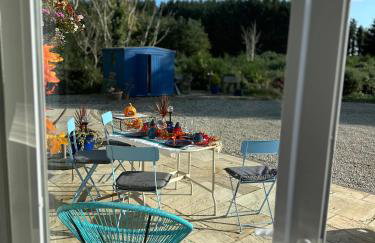 Forest Path luxury Studio Apartment with large bedroom bathroom and sauna Sleeps up to 4 - Photo 18