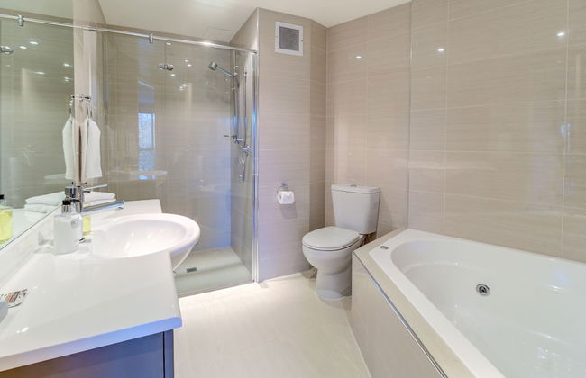 Parkview On Hagley - Photo 19