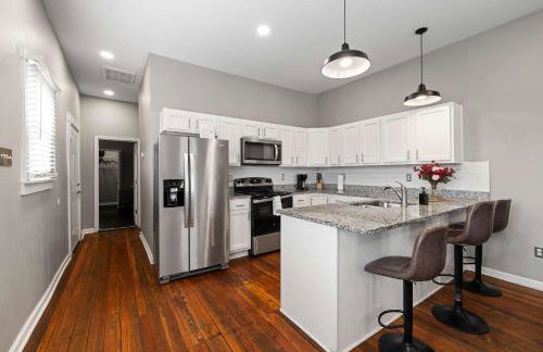 Historic CozySuites 4BR 2BA with a modern touch - Foto 22