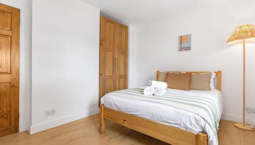 3 Bed House Sleeps 8 -Near Heathrow -Free Parking - Foto 3
