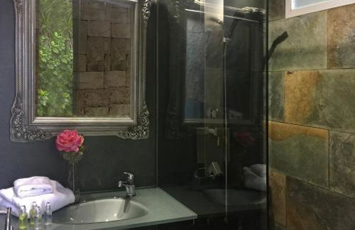 Villa de Lujo con Jardines y Piscina - Foto 36