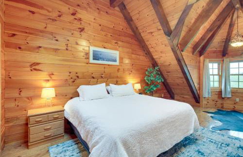 Peaceful Raphine Cottage with Deck and Fireplace! - Foto 10