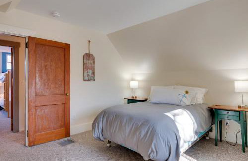 Charming Farmhouse Walk to Village and Trails! - Foto 14