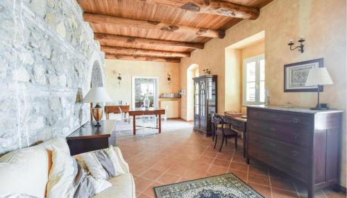 4 Bedroom Gorgeous Home In Satriano - Foto 2