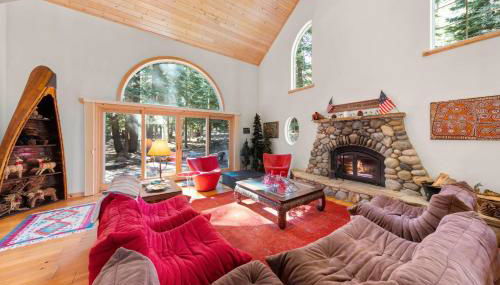 Fox Crossing at Tahoe Donner by Tahoe Getaways - 3BR Vacation Rental w Forested Views & HOA Amenities! - Foto 3