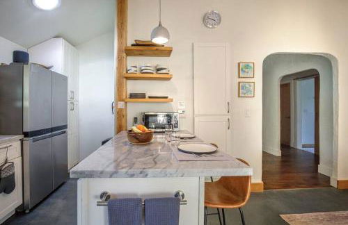 The Haven -In Town, NEWLY remodeled, Private, Stocked - Foto 4