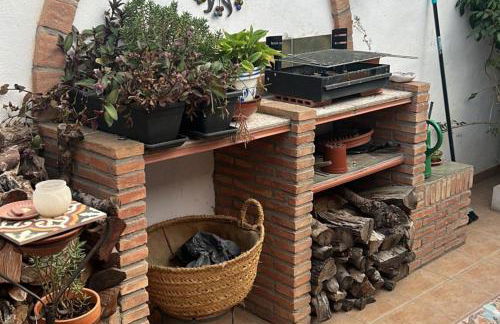 House -Sleeps 6-Garden-Fireplace - Photo 17