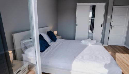 3BR Flat by Casa da Música, Central, Sleeps 6, E - Foto 3, towels, storage, wardrobe